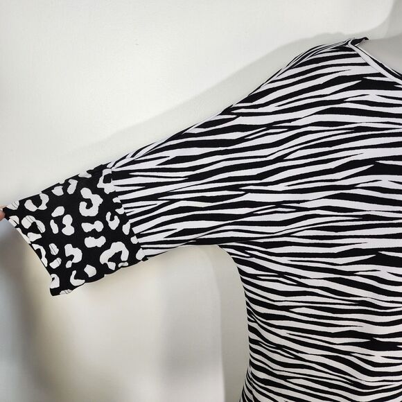 Chico's Womens Top Size 0 Small Black White Animal Pattern 3/4 Sleeve Contrast - Picture 6 of 10